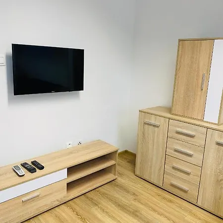 Solax, Učňovská 8, šaca *