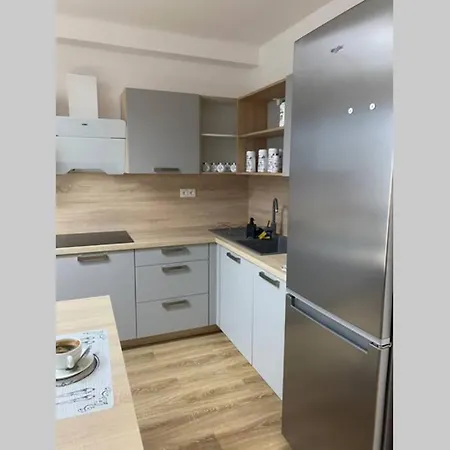 Solax, Učňovská 8, šaca *