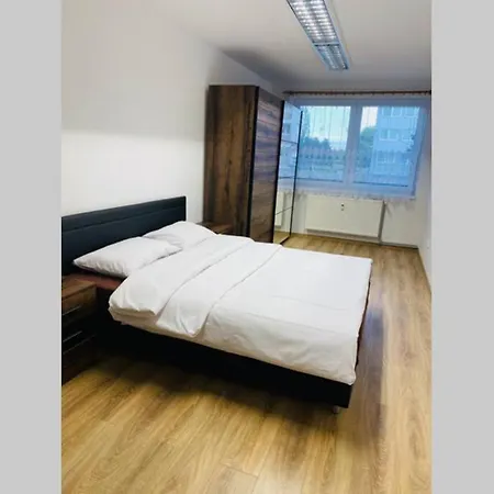 Solax, Učňovská 8, šaca *