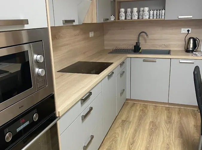 Solax, Ucnovska 8, Saca شقة كَشّا