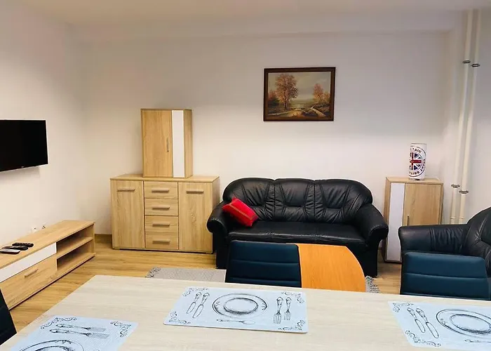 Solax, Ucnovska 8, Saca Lägenhet *